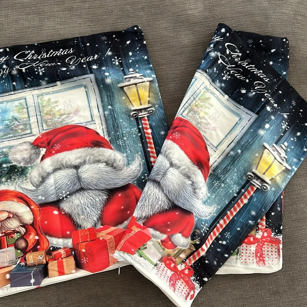 2 Christmas Pillowcase Gnomes outside - 17.5“x17.5“